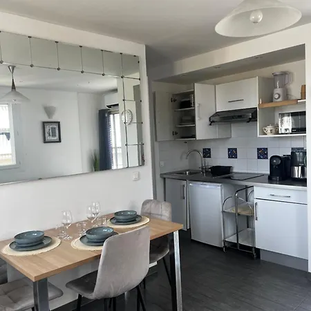 Juan Les Pins 2br Sunny Floor 50m Apartment